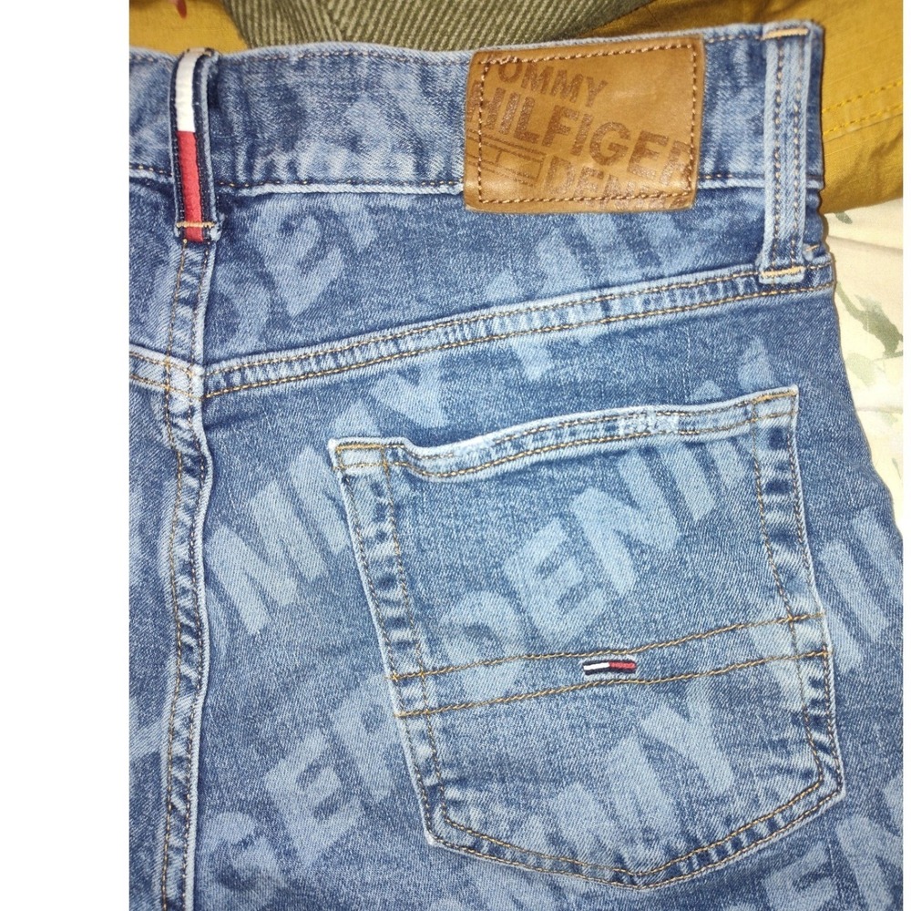 Tommy Hilfiger Denim Mens Blue All Over Logo Print Jean‎ Shorts Size 29 - Picture 3 of 6